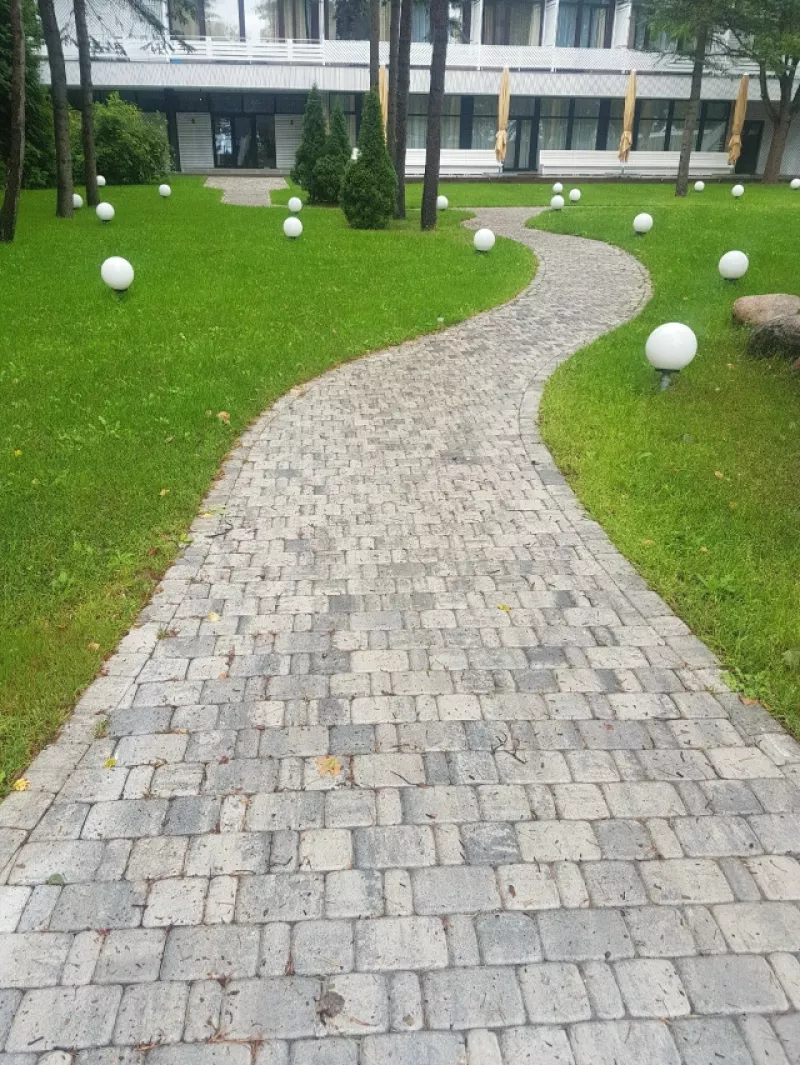Укладка тротуарной плитки